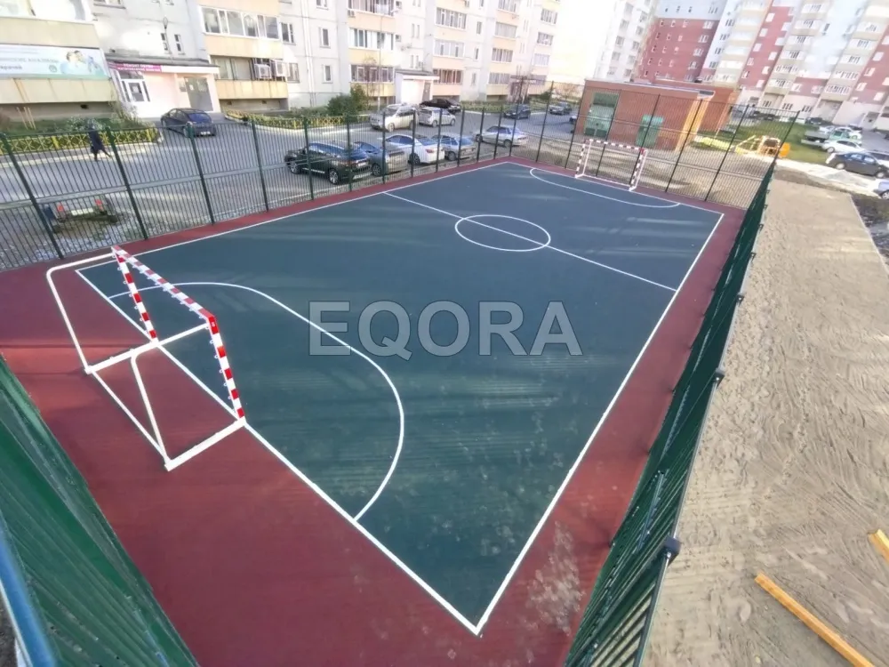 Устойчиво ли резиновое покрытие из крошки к химическим веществам в Березовском?