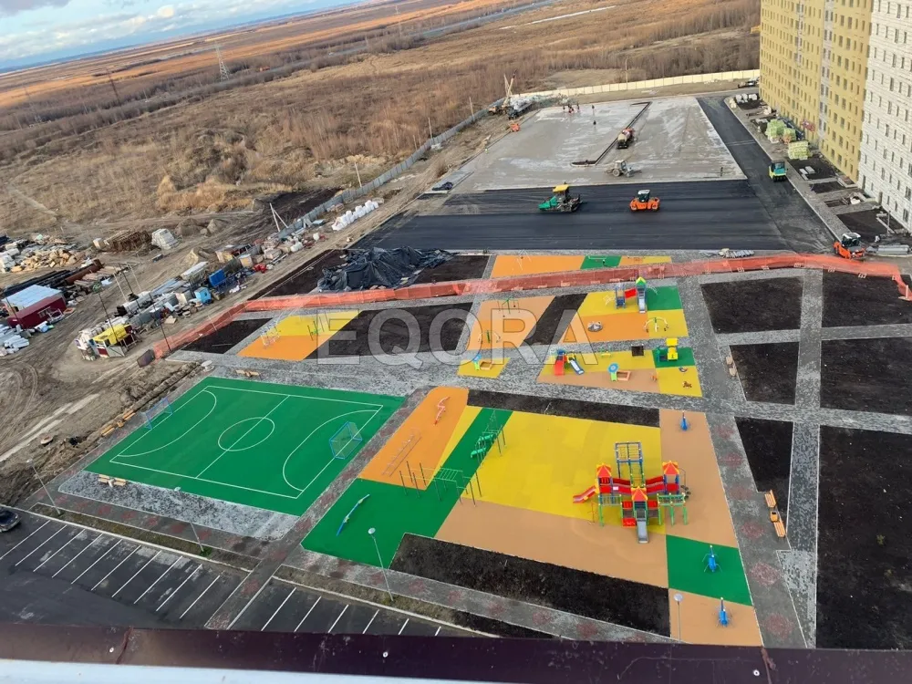 Как влияет влажность на укладку покрытия из резиновой крошки в Березовском?